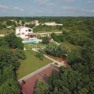 Prodaja, Istra, Pula, luksuzna vila, bazen, sportski tereni