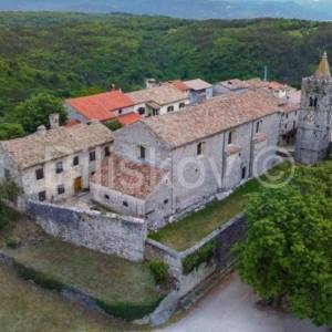 Prodaja, kamena kuća, 10 soba, Hum