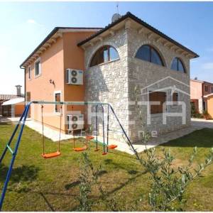 Prodaja, Kuća, Barban, Orihi, Samostojeća, 230m2
