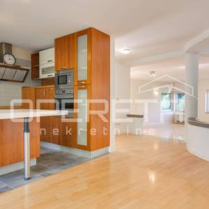 Prodaja, Kuća, Bukovac, Gornji Bukovac, Samostojeća, 300m2