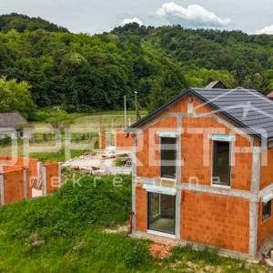 Prodaja, Kuća, Desinić, Ivanić Desinički , Samostojeća, 105m2