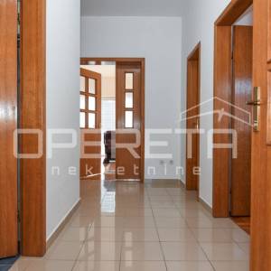 Prodaja, Kuća, Gajnice, Zelena magistrala, Samostojeća, 340m2