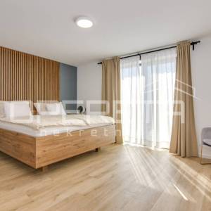 Prodaja, Kuća, Kloštar Ivanić, Kloštar Ivanić, Samostojeća, 500m2