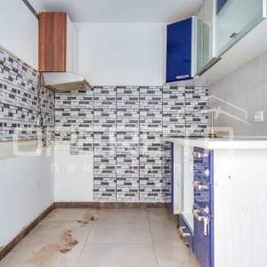 Prodaja, Kuća, Kromosovo naselje, Kolodvorska, Poluugrađena, 200m2