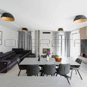 Prodaja, Kuća, Mandre, Stjepana Radića, Dvojni objekt, 230m2