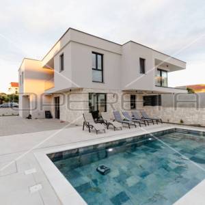 Prodaja, Kuća, Mandre, Stjepana Radića, Dvojni objekt, 230m2