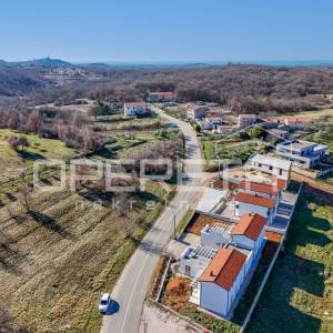 Prodaja, Kuća, Momjan, Momjan, Dvojni objekt, 231m2
