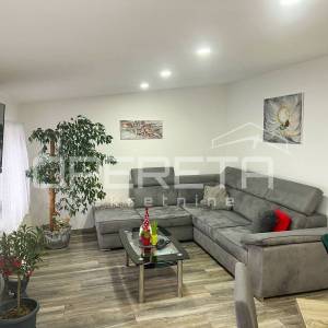 Prodaja, Kuća, Novi Marof, Novi Marof, Samostojeća, 450m2