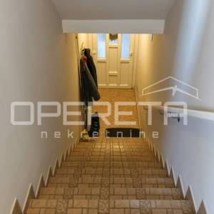 Prodaja, Kuća, Odra, Odranska ulica, Dvojni objekt, 612m2