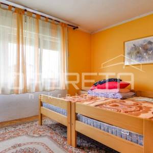 Prodaja, Kuća, Petrinja, Ulica Gromova, Samostojeća, 180m2