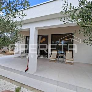 Prodaja, Kuća, Plano, Plano, Samostojeća, 100m2
