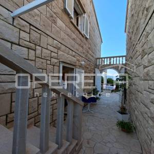 Prodaja, Kuća, Povlja, Povlja, Samostojeća, 400m2