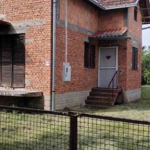 Prodaja, Kuća s okućnicom površine 1.402 m2, ŠODOLOVCI