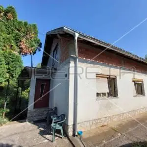 Prodaja, Kuća, Slunj, Prilaz centrali , Samostojeća, 200m2