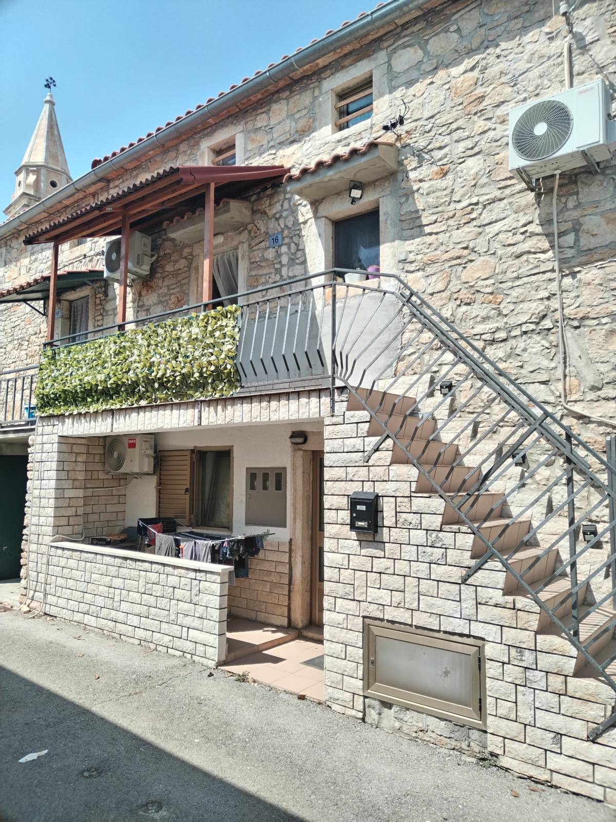 Prodaja kuća Tar
