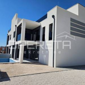 Prodaja, Kuća, Vrsi, Šordova ulica, Samostojeća, 200m2