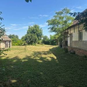 Prodaja, Kuća za rušenje s okućnicom površine 3110m2, PRILIKA!