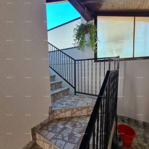 Prodaja kuće sa dva stana, Pavićini!