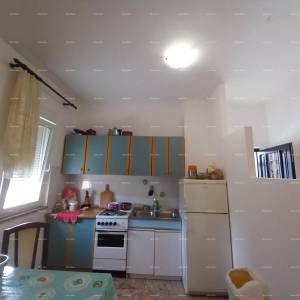 Prodaja, Ližnjan , kuća u nizu sa tri apartmana.