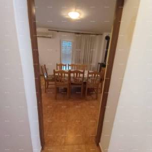 Prodaja, Ližnjan , kuća u nizu sa tri apartmana.