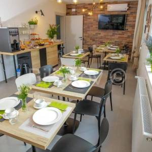Prodaja, Manji hotel u blizini Plitvica, 8 soba