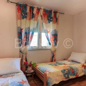 Prodaja, Medulin, vila sa bazenom, 3 uređena studio apartmana