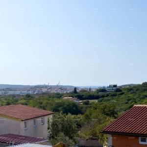 Prodaja obiteljske kuće s bazenom, roh bau,  Kuća se gradi na periferiji grada Pule.
