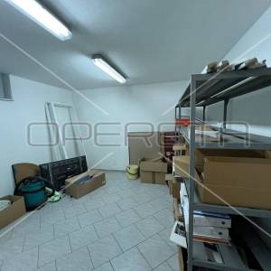 Prodaja, Poslovna zgrada, Centar, Ulica Antuna Štera, 907m2