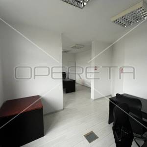 Prodaja, Poslovna zgrada, Centar, Ulica Antuna Štera, 907m2