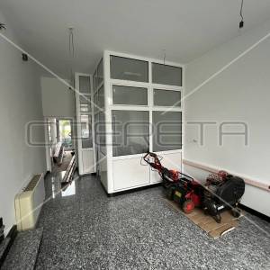 Prodaja, Poslovna zgrada, Centar, Ulica Antuna Štera, 907m2