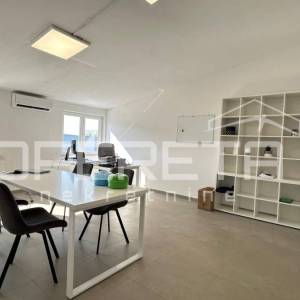 Prodaja, Poslovna zgrada, Samobor-istok, Ulica grada Wirgesa, 1050m2