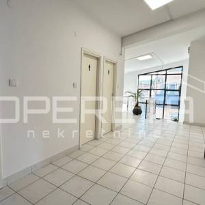 Prodaja, Poslovna zgrada, Samobor-istok, Ulica grada Wirgesa, 1050m2
