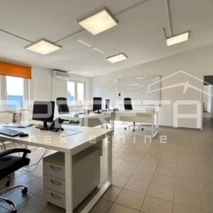 Prodaja, Poslovna zgrada, Samobor-istok, Ulica grada Wirgesa, 1050m2