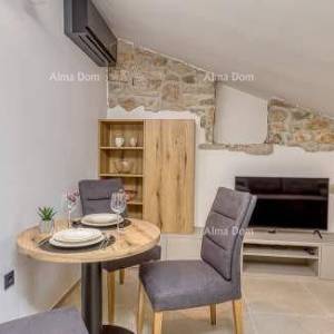 Prodaja prelijepe apartmanske kuće sa tri apartmana u centru, Vrsar!