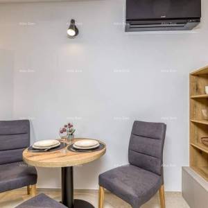 Prodaja prelijepe apartmanske kuće sa tri apartmana u centru, Vrsar!