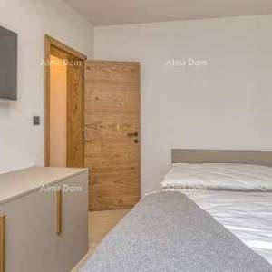 Prodaja prelijepe apartmanske kuće sa tri apartmana u centru, Vrsar!