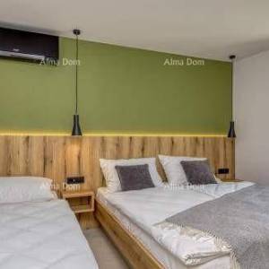 Prodaja prelijepe apartmanske kuće sa tri apartmana u centru, Vrsar!