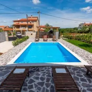 Prodaja prelijepe kamene kuće s bazenom, Baderna, Poreč!
