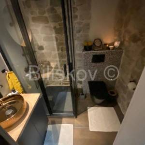 Prodaja, renovirana kamena kuća u nizu, Kaštel Lukšić,80 m2