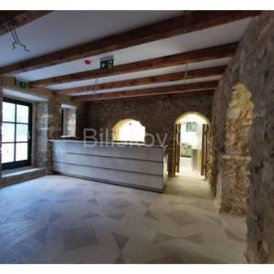 Prodaja, renovirani hotel u okolici Šibenika, 40m od mora