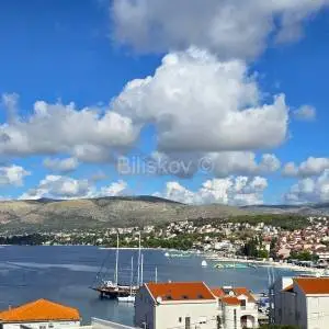 Prodaja, stan s pogledom na more, Okrug Gornji