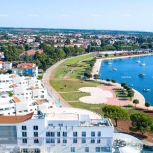 Prodaja stana s garažom i pogledom na more, Umag!