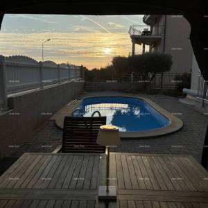 Prodaja stana sa vrtom i bazenom, Poreč!