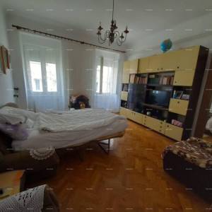 Prodaja stana u centru, Pula! Blizina nove bolnice i nove medicinske škole.