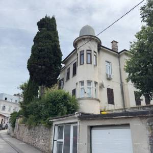 Prodaja stana u centru s 4 stambene jedinice, Pula!