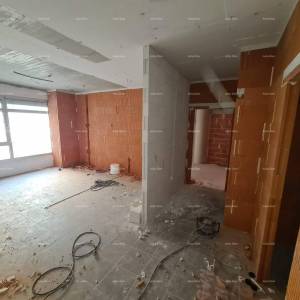 Prodaja stana u stambeno-poslovnoj zgradi, blizini centra, Pula! E1