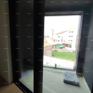 Prodaja stanova u stambeno-poslovnoj zgradi sa pogledom na more, centar Umaga! / S9b