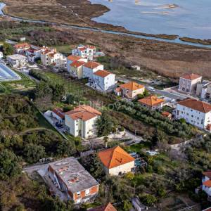 Prodaja, Trogir, građevinsko zemljište s projektom