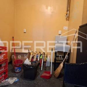 Prodaja, Ulični lokal, Prečko, Handelova , 77m2