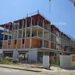 Prodaja -Višestambena, moderna zgrada s liftom, blizu centra. S17